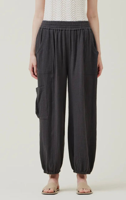 Gauze Cargo Jogger- Black